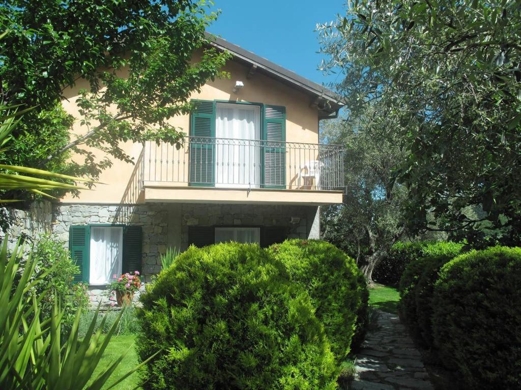 Casa Sylviane Pietrabruna Exterior foto
